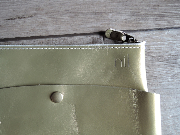 【nil】箔押し レザー サコッシュ 縦型 2way マット ゴールド シルバー nl-pouch_gs-H 7枚目の画像