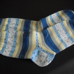 手編みの靴下　メリノウールで編んだ、爽やかな印象の大きめ靴下（女性用） 4枚目の画像