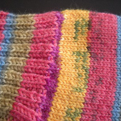 手編みの靴下　メリノウールで編んだ、華やかカラーの靴下（女性用） 6枚目の画像