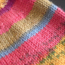 手編みの靴下　メリノウールで編んだ、華やかカラーの靴下（女性用） 5枚目の画像