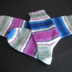 手編みの靴下　３色の幅広ボーダーの靴下①（女性用） 6枚目の画像