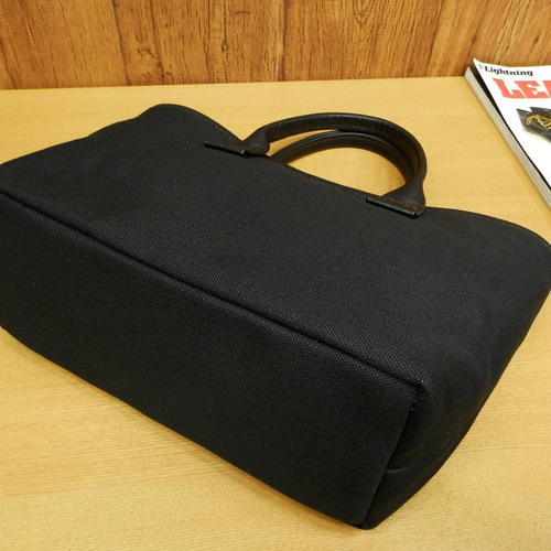 ☆受注生産☆ちょいカワ♪ブラックキャンバス×本革シャーク