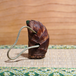 木彫刻　根付「筍」　黄楊　木彫り　竹の子 2枚目の画像