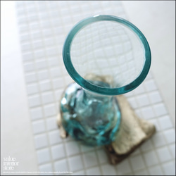 硝子フラワーベースSin01 花瓶 プリミティブガラスベース 手作り 一輪挿し 一点物 ハンドメイド 無垢材 自然な様 5枚目の画像