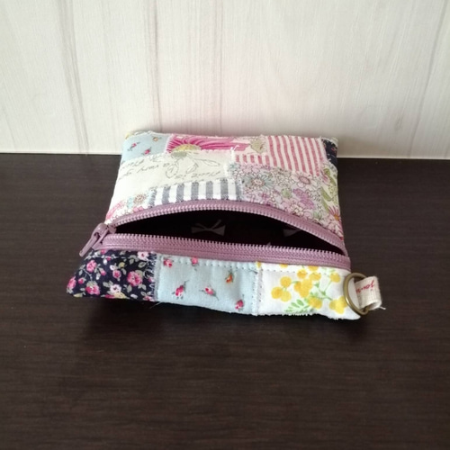 つぎはぎパッチワークのスクエアミニポーチ【B】 ポーチ あおなつ 通販