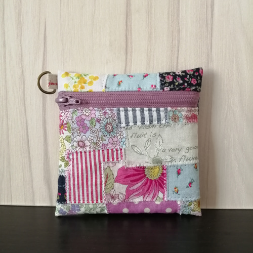 つぎはぎパッチワークのスクエアミニポーチ【B】 ポーチ あおなつ 通販