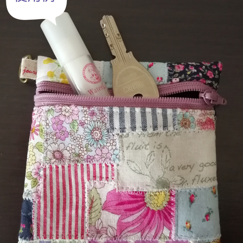 つぎはぎパッチワークのスクエアミニポーチ【B】 ポーチ あおなつ 通販