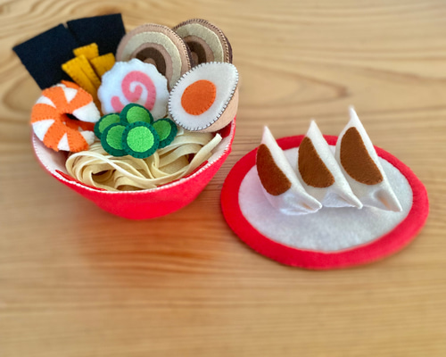 ラーメン&餃子❤️ フェルトおままごと ラーメン屋さんごっこ しかけ