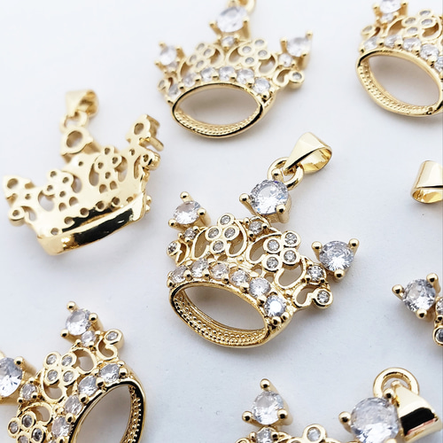 1個 王冠 クラウン 女王 キング 18KGP キュービックジルコニア パーツ