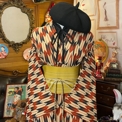 秋冬　振袖　着物リメイク　ドレス　ネイビー×金花　和柄　ワンピース　ハンドメイド 振袖 着物リメイク ドレス ネイビー×金箔花 和柄 ワンピース ハンドメイド