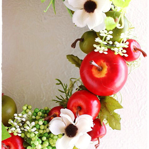 癒やし系・母の日】年中飾れる、可愛いリンゴごろごろリース・「Creema