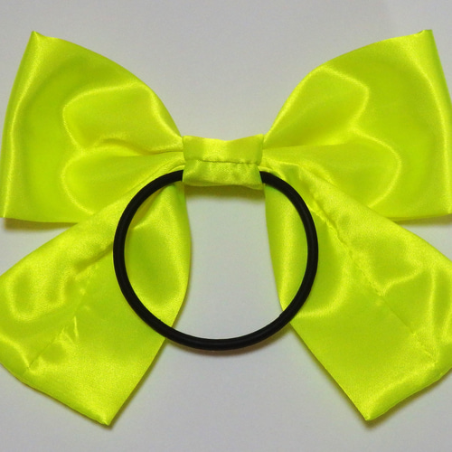 リボン ヘアゴム 蛍光イエロー 黄色 サテン 大きめ 仮装