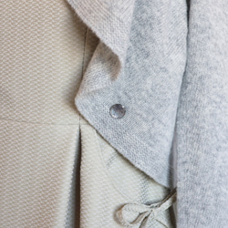 【5種顏色可供選擇！ ] WHOLEGARMENT 羊絨混紡長袖波萊羅開襟衫 [淺灰色] 第13張的照片