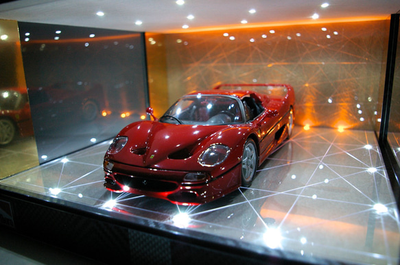 1/18展示可・スタッコ&カーボン・ディスプレーBOX / 2色LED26灯