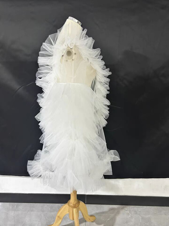 送料無料！ 抜群のおしゃれ見えカーディガン(ボレロ) ソフトチュール ラッフルフリルトップス 長袖　前撮り　ウエディング XL 身長 ドレス