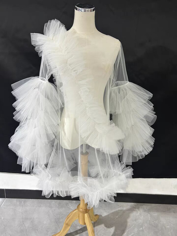 送料無料！ 抜群のおしゃれ見えカーディガン(ボレロ) ソフトチュール ラッフルフリルトップス 長袖　前撮り　ウエディング XL 身長 ドレス