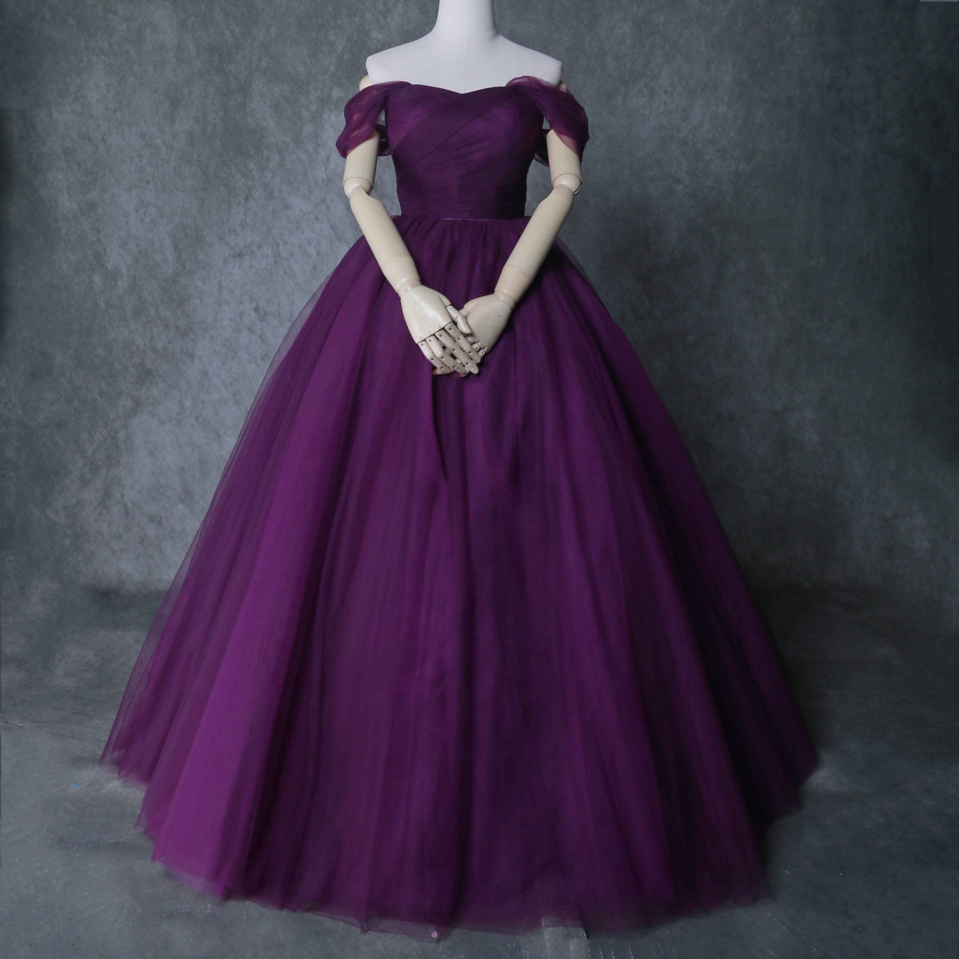 カラードレス 紫 ベアトップ 柔らかく重ねたチュールスカート 二次会  