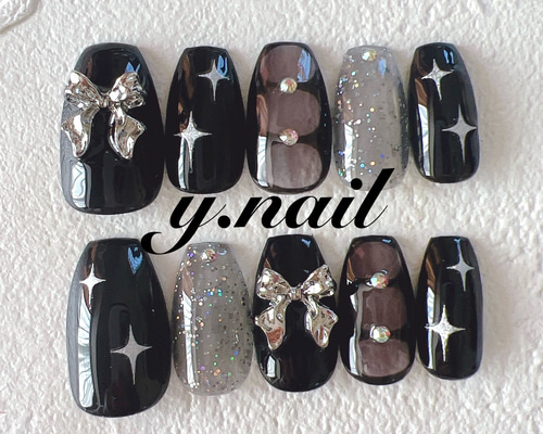 ネイルチップオーダー Y2Kネイル 個性派 韓国ネイル 個性派Y2Kネイルチップ💅🏻⭐️ | TikTok