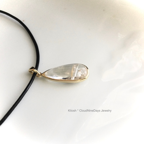 天然貫入水晶 クリスタルインクォーツ＋レザーチョーカー