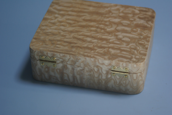 木製　アクセサリーボックス　タモ玉杢突板貼り 3枚目の画像