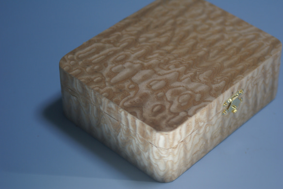 木製　アクセサリーボックス　タモ玉杢突板貼り 1枚目の画像