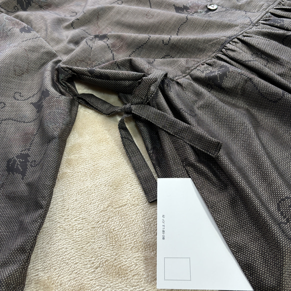 大島紬のゆったりワンピース　前ボタン　重ね着でオールシーズン　着物リメイク 5枚目の画像