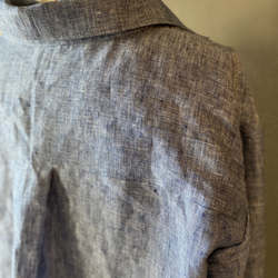 上質なリネンで作ったベーシックシャツ100%リネン　麻　ブルー　春シャツ　抜き衿シャツ　貝ボタン　40サイズ 大人シャツ 8枚目の画像