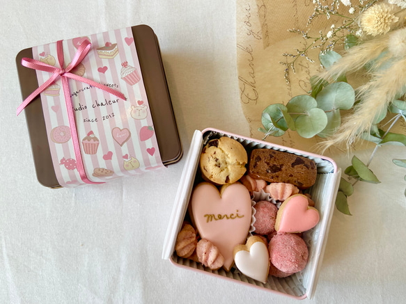（2月1日発送！）バレンタインクッキー缶♡ミニハート♩ 1枚目の画像