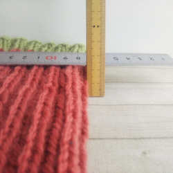 あったかウールの手編みレッグウォーマー(ピンクグレープフルーツ+ライトグリーン)普通タイプ『Creema限定』 3枚目の画像