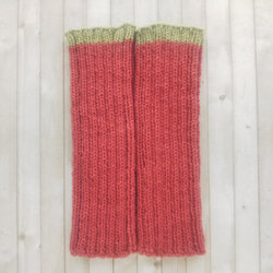 あったかウールの手編みレッグウォーマー(ピンクグレープフルーツ+ライトグリーン)普通タイプ『Creema限定』 1枚目の画像
