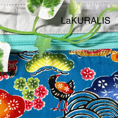 民族模様 ポーチ 赤と青 民族模様の刺繍布製ポーチ - メルカリ