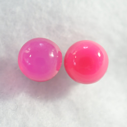 （1 件）紫紅色粉玉髓耳環（8 毫米，鈦耳環） 第1張的照片