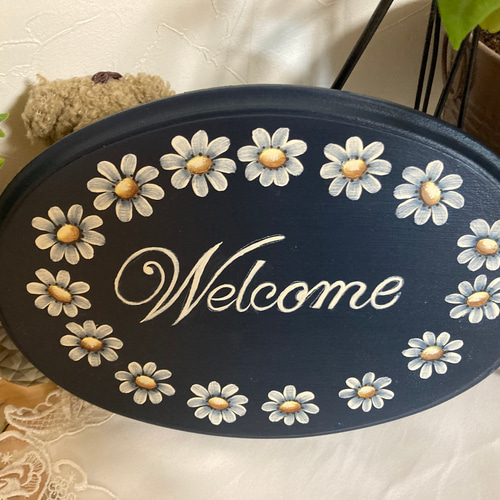 受注制作）トールペイントで描いたお洒落な濃紺のマーガレットの