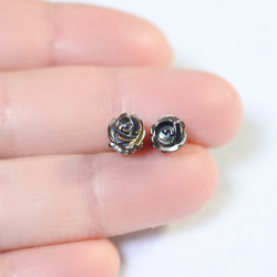 （1 件）黑貝殼玫瑰耳環（6 毫米，鈦柱） 第4張的照片