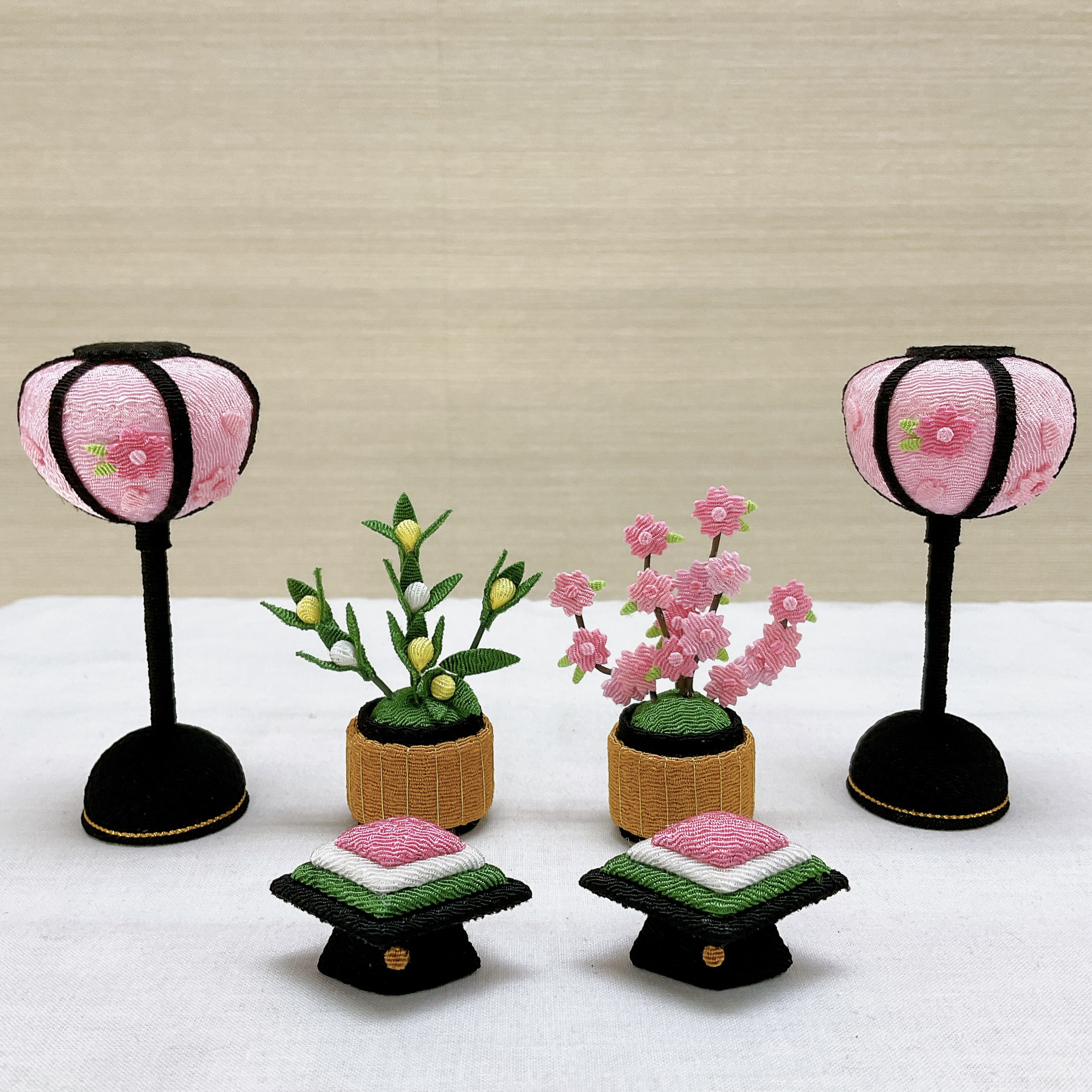 ちりめん細工 新品 雛人形 雛飾り小道具【桜ぼんぼり小＆桜橘＆菱餅】お雛様