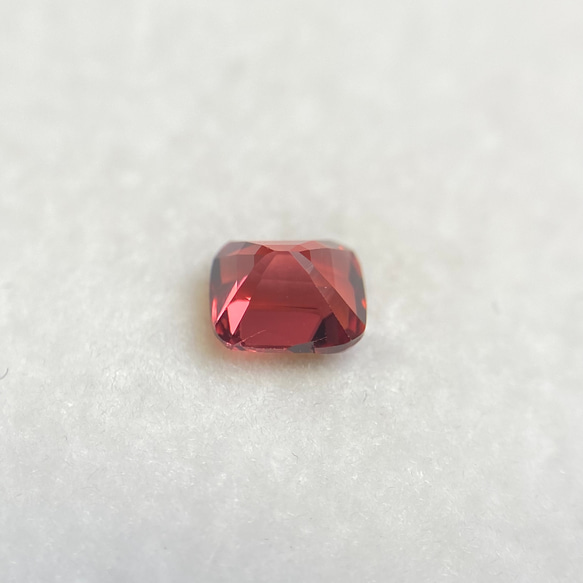 スピネル ルース 0.35ct ベトナム産 蛍光有 5枚目の画像