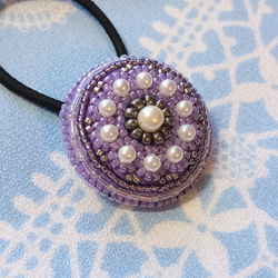 ビーズ刺繍のヘアゴム　紫　#18 2枚目の画像
