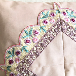 クッションカバー　　ピンク系Ⅱ　刺繡リボン 2枚目の画像