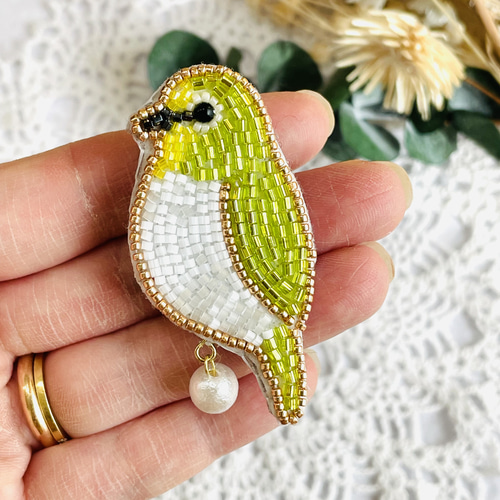 ビーズ刺繍の野鳥ブローチ・メジロ ブローチ Little Plum 通販