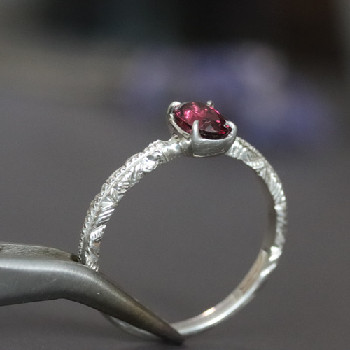【セレスティアル】ロードライトガーネット 天然石 リング シルバー ジュエリー garnet triangle ring 天然石ロードライトガーネット 三角
