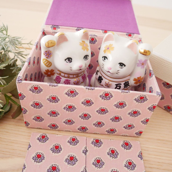 縁起物　招き猫　ペア　ピンク　商売繁盛　千客万来　運気　幸福　猫好き　愛猫　ネコフィギュア　開店祝い　陶磁器　一点もの 3枚目の画像