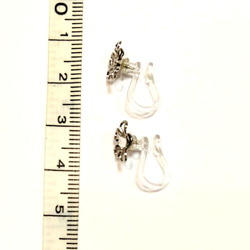 お花のイヤリング（ノンホール樹脂） 3枚目の画像