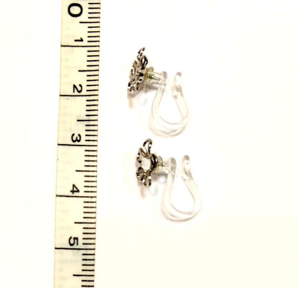 お花のイヤリング（ノンホール樹脂） 3枚目の画像
