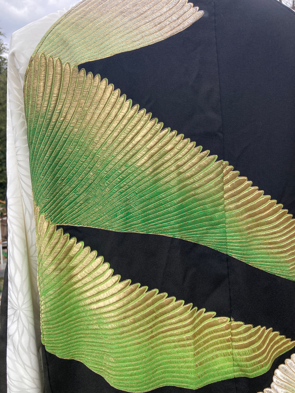 着物リメイクスカジャン　リバーシブル　松の木　緑　横振り刺繍　留袖リメイク　羽織リメイク　メンズL〜LL 3枚目の画像