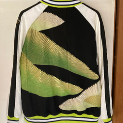 着物リメイクスカジャン　リバーシブル　松の木　緑　横振り刺繍　留袖リメイク　羽織リメイク　メンズL〜LL 8枚目の画像