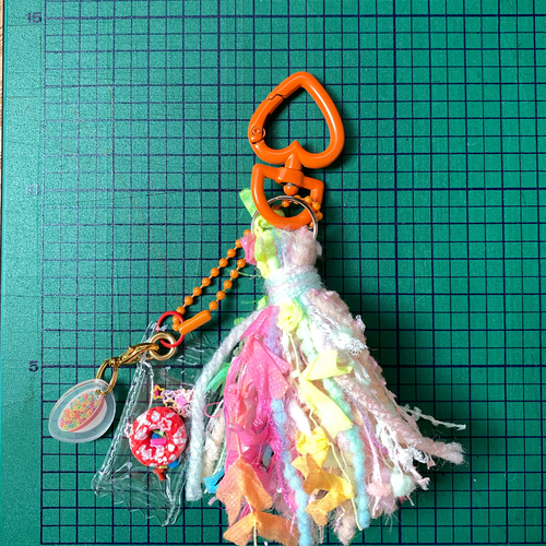 引き揃え糸 タッセルキーホルダー シリアル バッグチャーム