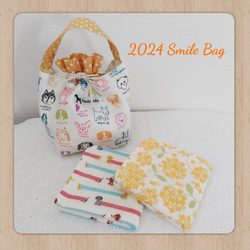 2024 Smile Bag  ⑤ わんこ柄ワンハンドル巾着&ガーゼハンカチ  ( 能登半島地震 募金付き） 1枚目の画像