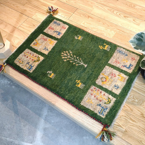 ペルシャ　ギャッベ　ミニランナー　113×45　ライトブラウン　山　生命の木 ペルシャ ギャッベ ミニランナー 116x40cm 緑色 タイル 生命の木