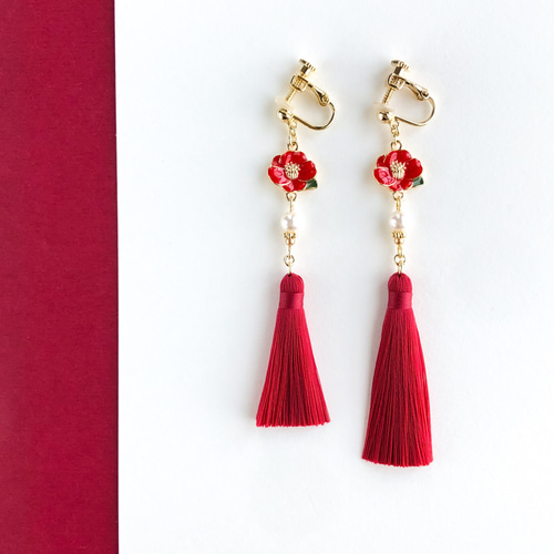 再販】紅椿のミニタッセル【ピアス/イヤリング】小ぶり 華奢デザイン
