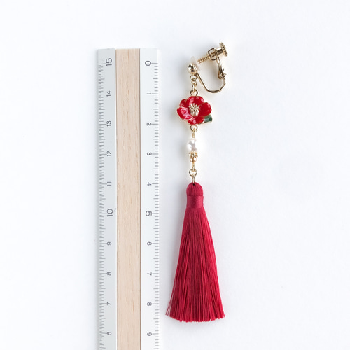 再販】紅椿のミニタッセル【ピアス/イヤリング】小ぶり 華奢デザイン